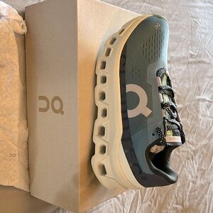 On Running - cloud monster